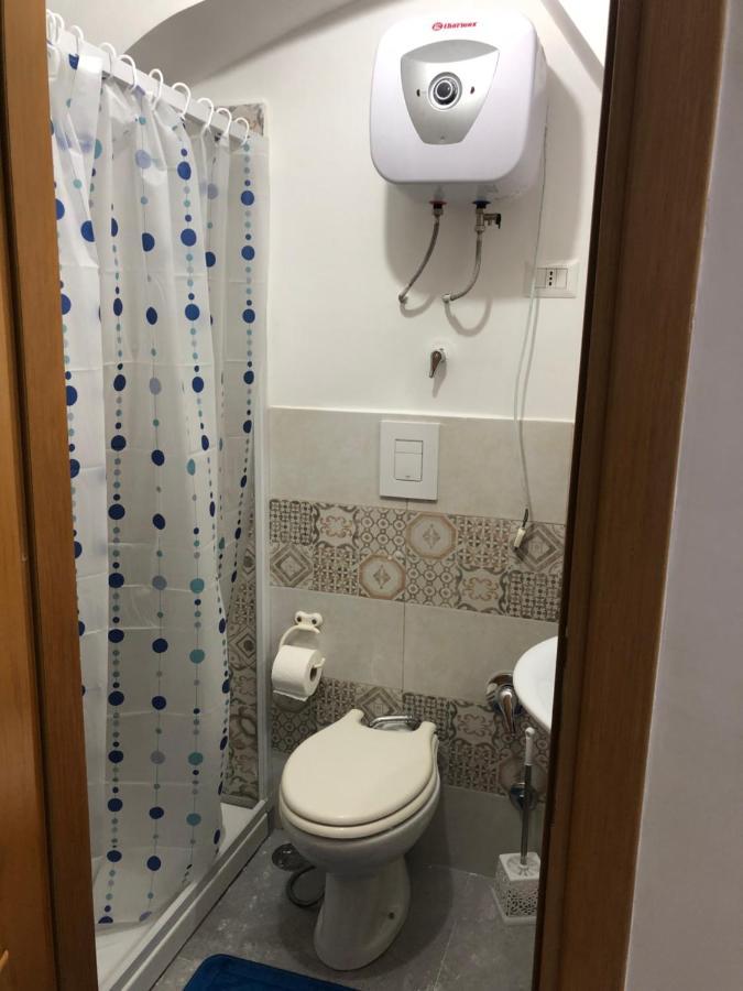 Casa Vacanza De Luca Napoli Bagian luar foto