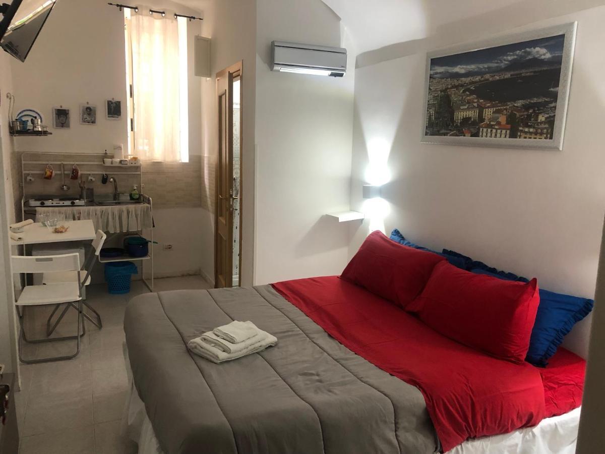 Casa Vacanza De Luca Napoli Bagian luar foto
