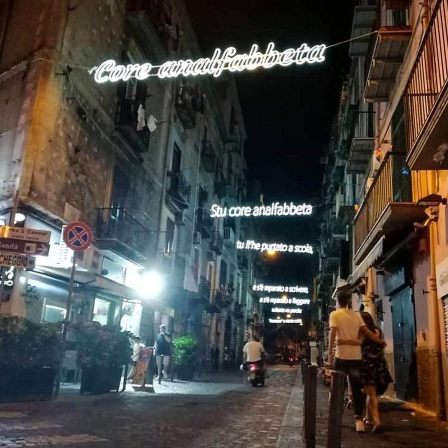 Casa Vacanza De Luca Napoli Bagian luar foto